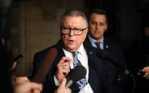 Gov’t should encourage Canadian 5G equipment: Public Safety notes