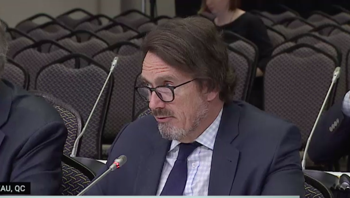 Quebecor threatens legal action if MVNOs are mandated