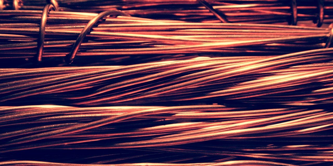 Lead-lined copper wiring too small part of network to be concern, telecoms say Lead-lined copper wiring too small part of network to be concern, telecoms say