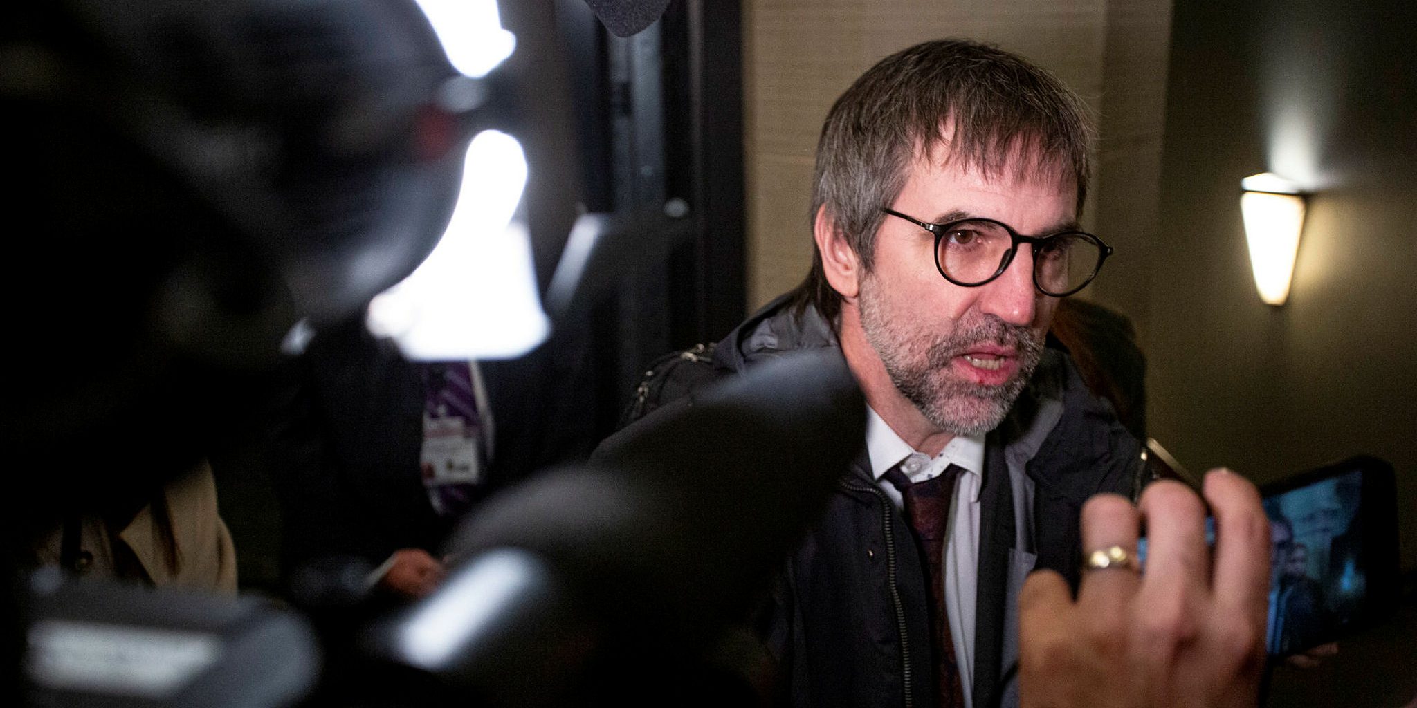 Liberal MP Steven Guilbeault resigns from cabinet following Carney, Smith energy deal