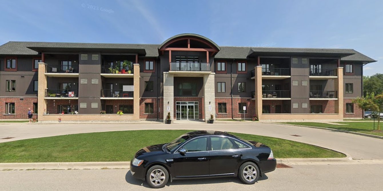 Ontario telecom in dispute with landlord over revenue sharing demands