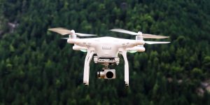 ISED eyes ‘subscriber’ approach to spectrum access for drones, as Canada’s telcos worry about liability