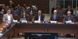 Telecom union calls on government to protect Canadian jobs by regulating AI use in industry